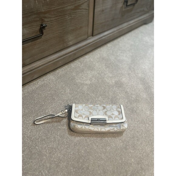 Coach Kristin Signature Wristlet Beige Canvas White Leather, Small Purse Bag - Picture 2 of 14